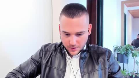 Vito Ferrer online show from February 28, 2025, 7:35 pm