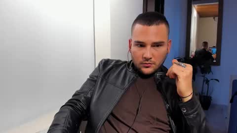 Vito Ferrer online show from March 4, 2025, 11:00 pm