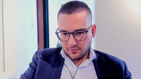 Vito Ferrer online show from March 6, 2025, 3:56 pm