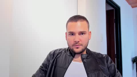 Vito Ferrer online show from March 11, 2025, 8:53 pm