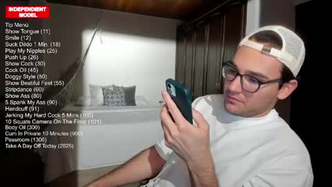 Vito Ferrer online show from April 21, 2026, 1:42 am