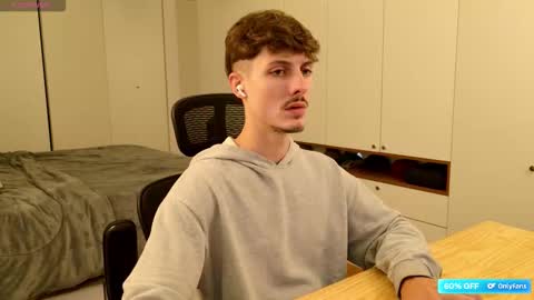 vitoraugustoxxx online show from March 11, 2026, 5:52 pm