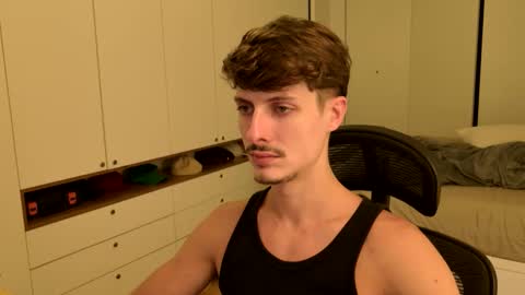 vitoraugustoxxx online show from April 22, 2026, 8:43 pm