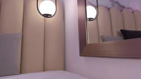 Vttoria online show from December 13, 2025, 7:53 pm