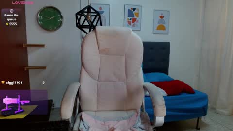 VITTORIA  online show from February 13, 2025, 1:37 pm