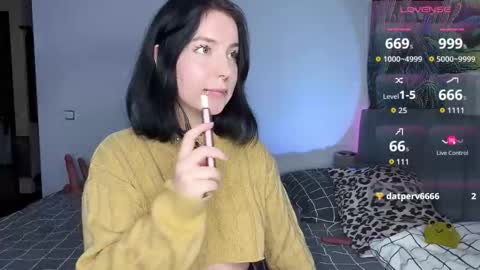 Vivi   online show from November 24, 2025, 11:59 pm