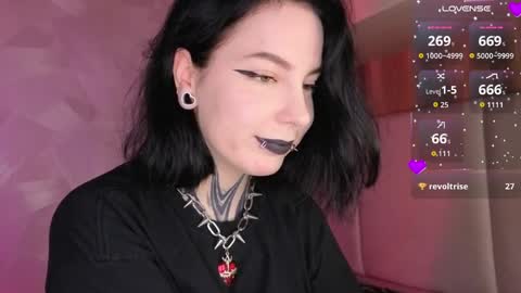 Snapshot of vivi__squirrel chatting on May 24, 2026, 9:42 pm Vivi online show from May 24, 2026, 9:42 pm