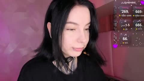 Snapshot of vivi__squirrel chatting on May 27, 2026, 2:19 am Vivi online show from May 27, 2026, 2:19 am