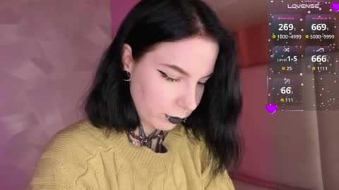 Snapshot of vivi__squirrel chatting on June 2, 2026, 3:41 am Vivi online show from June 2, 2026, 3:41 am