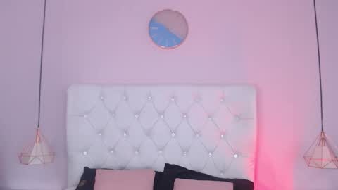 Vivi online show from October 8, 2025, 3:48 am