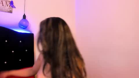 vivi_stars online show from February 19, 2025, 6:00 pm