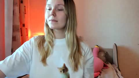 vivian_alison online show from February 26, 2025, 2:03 pm