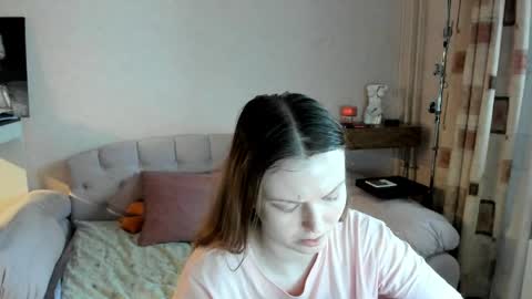 vivian_alison online show from April 26, 2026, 3:32 pm
