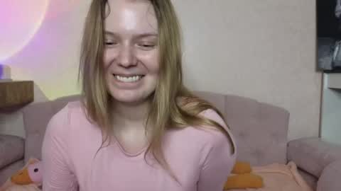 Snapshot of vivian_alison chatting on May 15, 2026, 6:48 pm vivian_alison online show from May 15, 2026, 6:48 pm