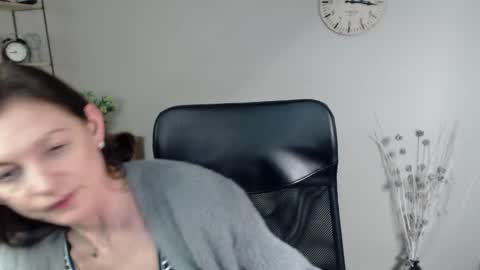 Vivian online show from January 11, 2025, 11:02 am