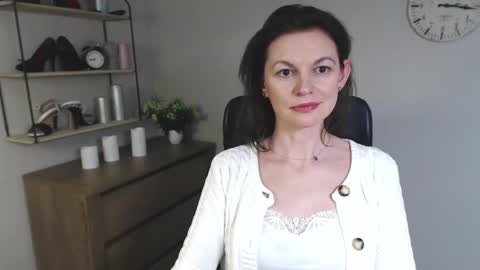 Vivian online show from January 31, 2025, 5:42 pm