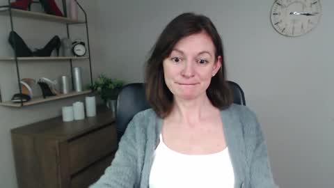 Vivian online show from March 3, 2025, 10:28 am