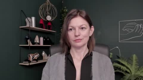 Vivian online show from November 28, 2025, 7:55 am