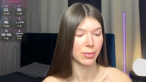 Snapshot of vivian_evans_ chatting on February 3, 2025, 7:18 am Vivian Evans online show from February 3, 2025, 7:18 am