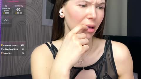 Snapshot of vivian_evans_ chatting on February 9, 2025, 7:05 am Vivian Evans online show from February 9, 2025, 7:05 am