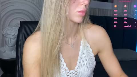 Snapshot of vivian_evans_ chatting on September 22, 2025, 1:07 am Vivian Evans online show from September 22, 2025, 1:07 am