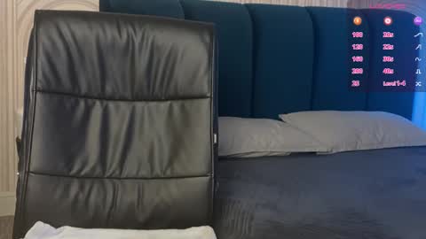 Snapshot of vivian_evans_ chatting on October 16, 2025, 12:22 am Vivian Evans online show from October 16, 2025, 12:22 am