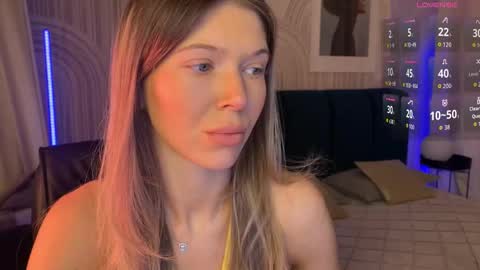 Snapshot of vivian_evans_ chatting on February 6, 2026, 1:10 am Vivian Evans online show from February 6, 2026, 1:10 am