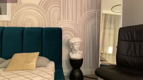 Snapshot of vivian_evans_ chatting on February 7, 2026, 12:14 am Vivian Evans online show from February 7, 2026, 12:14 am