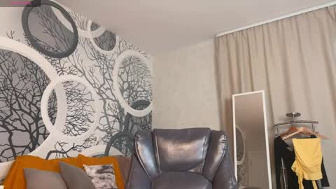 Snapshot of vivian_evans_ chatting on May 13, 2026, 1:03 am Vivian Evans online show from May 13, 2026, 1:03 am