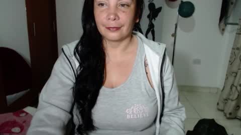vivian_milf_paint online show from September 19, 2025, 3:41 am