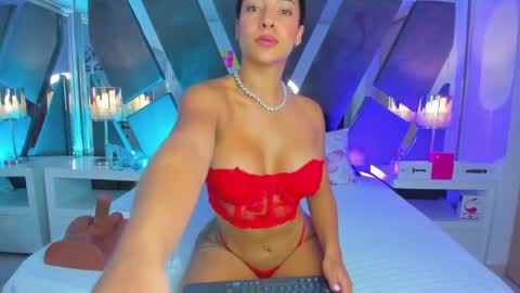 Snapshot of vivian_monroe chatting on May 23, 2026, 10:52 am Vivian Monroe online show from May 23, 2026, 10:52 am