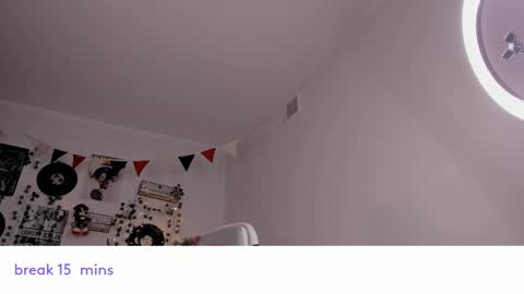 vivian_qwerty online show from February 13, 2025, 7:13 am