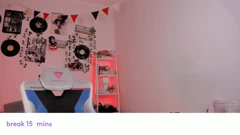 vivian_qwerty online show from February 14, 2025, 7:17 am