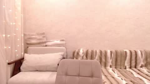 Vivian online show from March 6, 2026, 4:25 pm