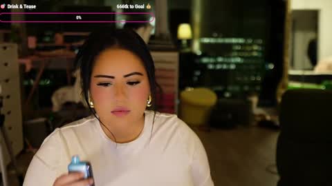 Snapshot of vivianaortega chatting on December 3, 2024, 2:14 am Vivi online show from December 3, 2024, 2:14 am