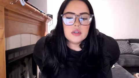 Snapshot of vivianaortega chatting on March 4, 2025, 2:17 am Vivi online show from March 4, 2025, 2:17 am