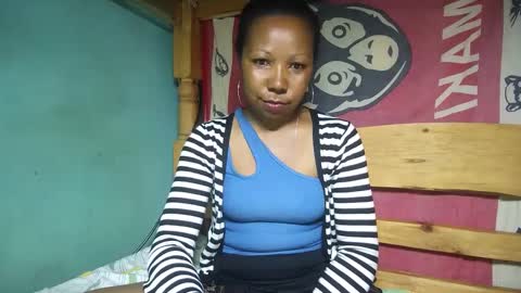 viviane0812 online show from February 24, 2025, 6:36 pm