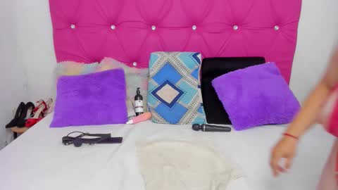 VivianParis online show from October 18, 2025, 4:41 pm