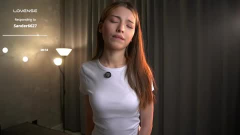 Naomi online show from May 15, 2026, 3:52 pm