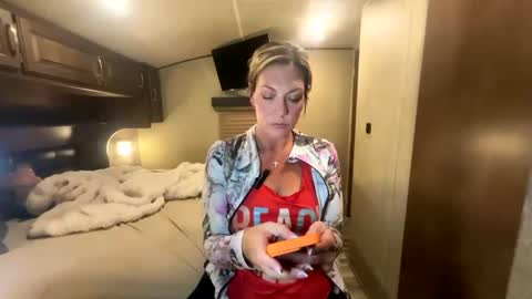 VivianLuxe online show from October 2, 2025, 3:24 am