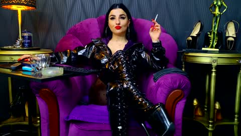 Vivian Reeve online show from December 11, 2024, 6:31 pm