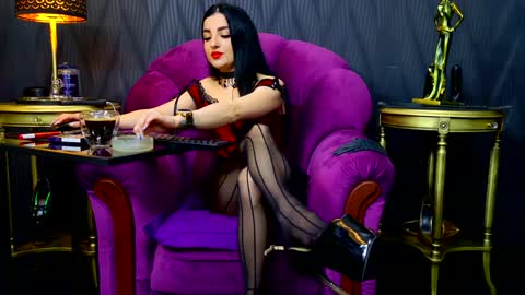 Vivian Reeve online show from December 17, 2024, 12:54 pm