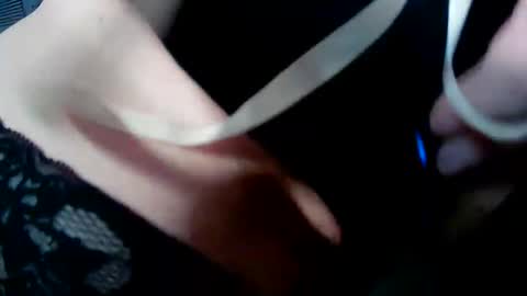 Snapshot of vivians_roses chatting on March 7, 2026, 11:13 pm Vivians Roses online show from March 7, 2026, 11:13 pm