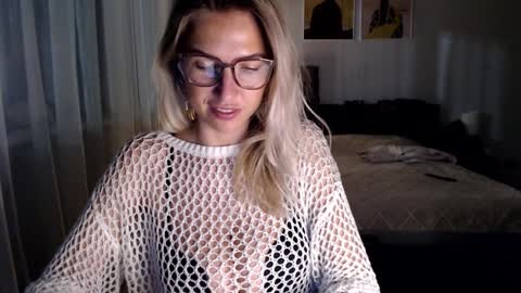 VI       online show from January 14, 2025, 3:36 pm