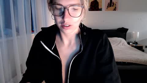 VI       online show from February 17, 2025, 5:04 am