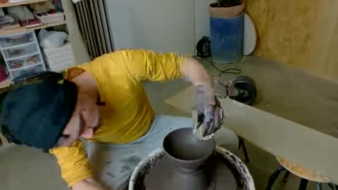 Viv online show from December 3, 2025, 9:24 pm