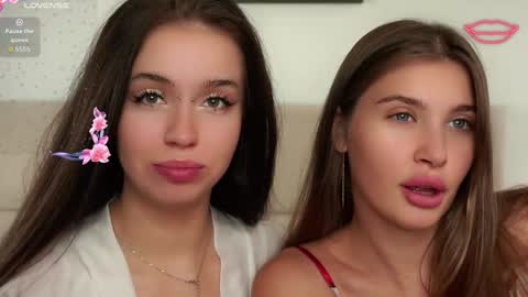 Nelly and Mari online show from September 14, 2025, 7:07 am