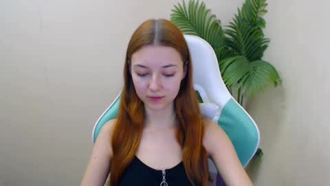 Vivien online show from February 3, 2025, 6:39 pm