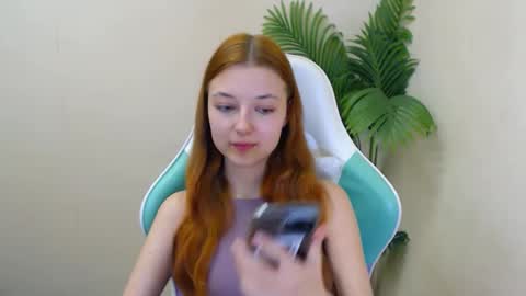 Vivien online show from March 10, 2025, 6:45 pm