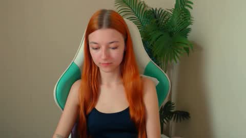 Snapshot of vivien_leight chatting on April 10, 2026, 6:34 pm Vivien online show from April 10, 2026, 6:34 pm